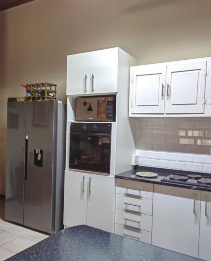 3 Bedroom Property for Sale in Wavecrest Eastern Cape